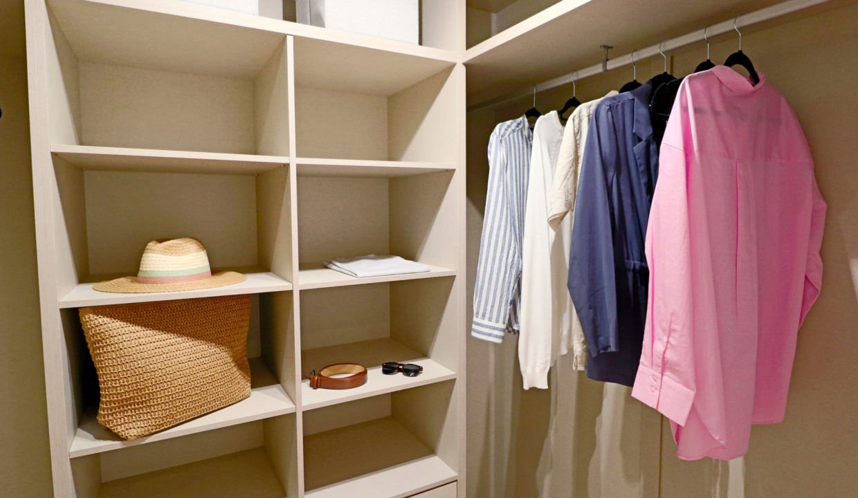 B6_Essential_Javea_bedroom_dressing-room_June-2022-scaled