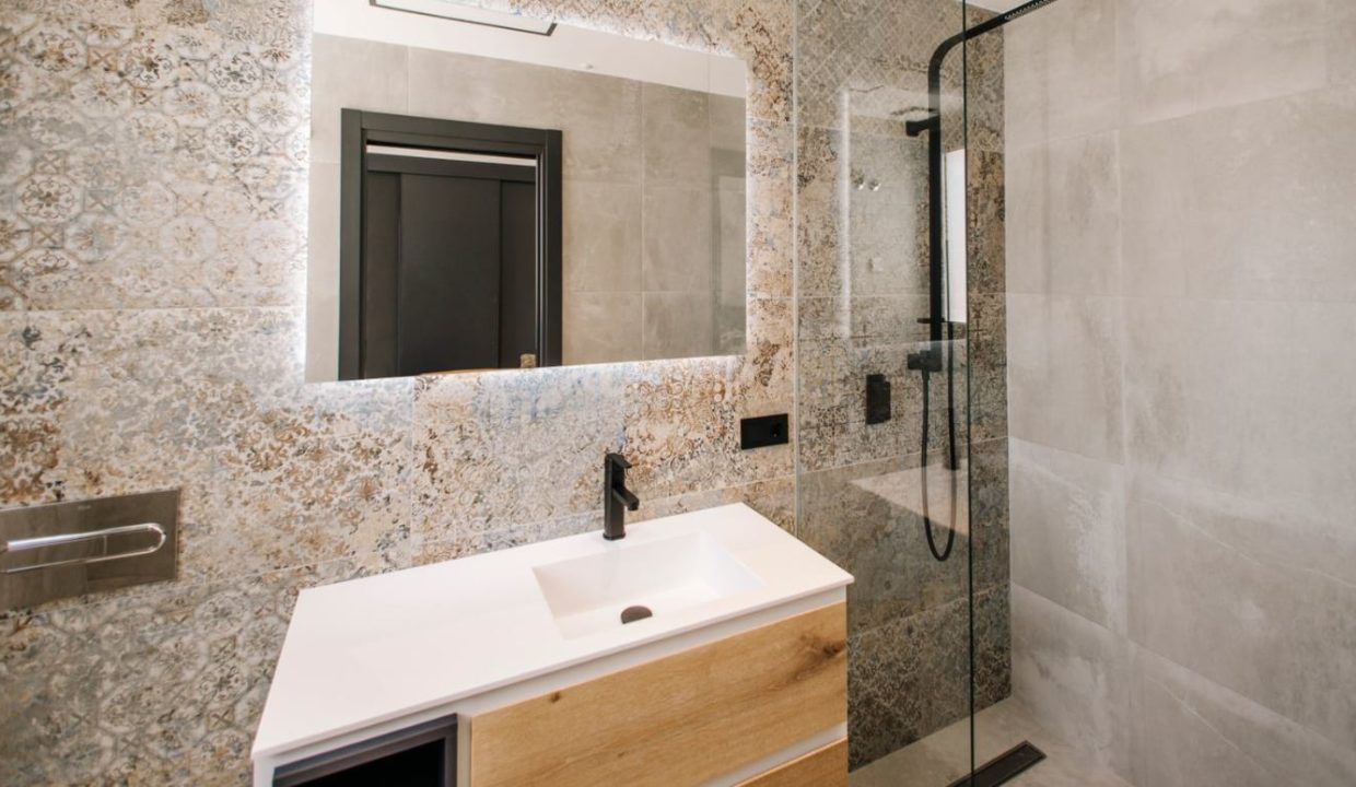 BANO-2-OCEANIC-APARTMENTS