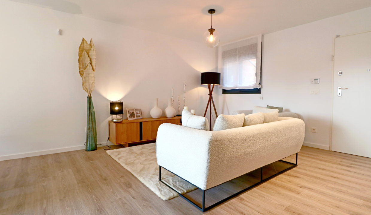 Z_Essential_Javea_IMG_4837_RT-scaled