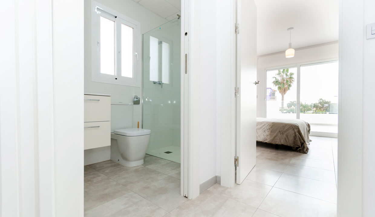 bathroom1-bedroom1