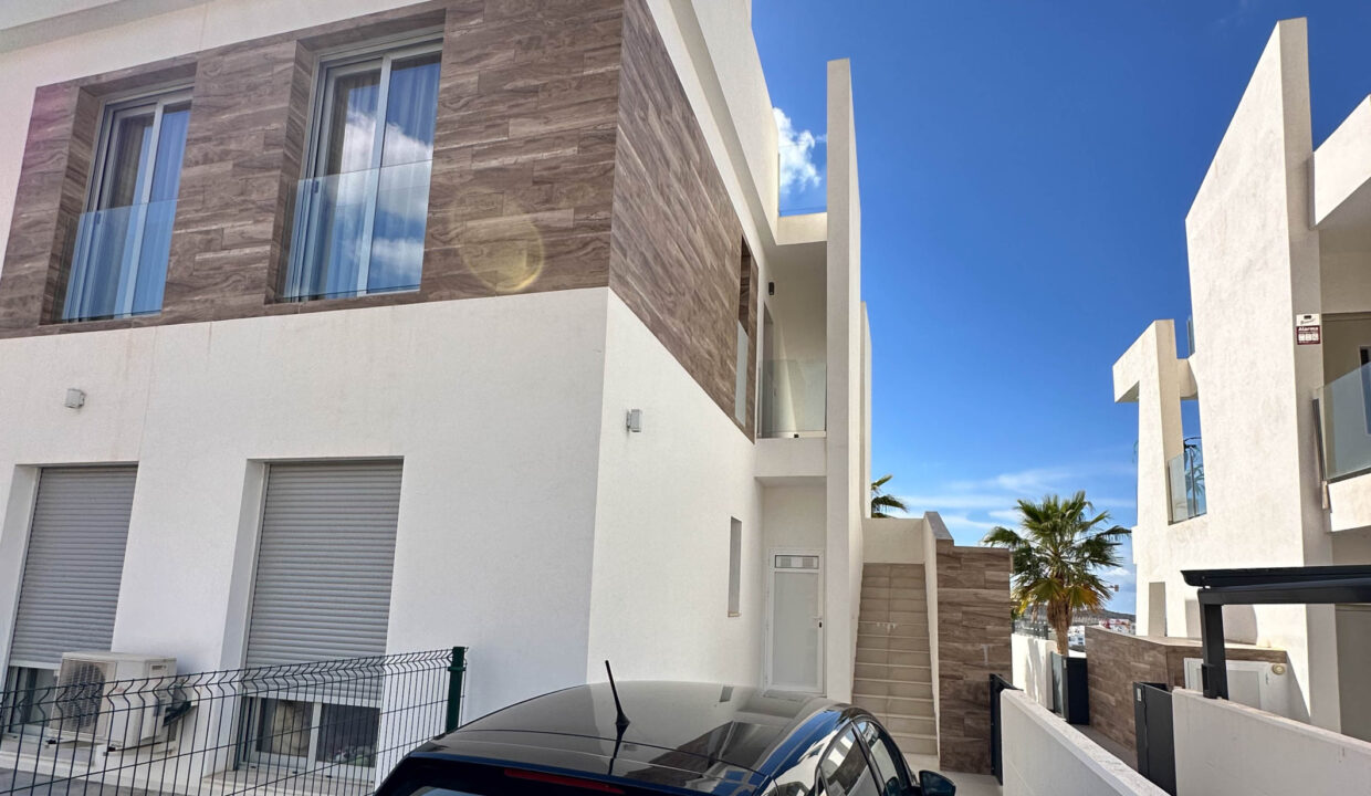 img_5677jpg_53668312931_o-scaled