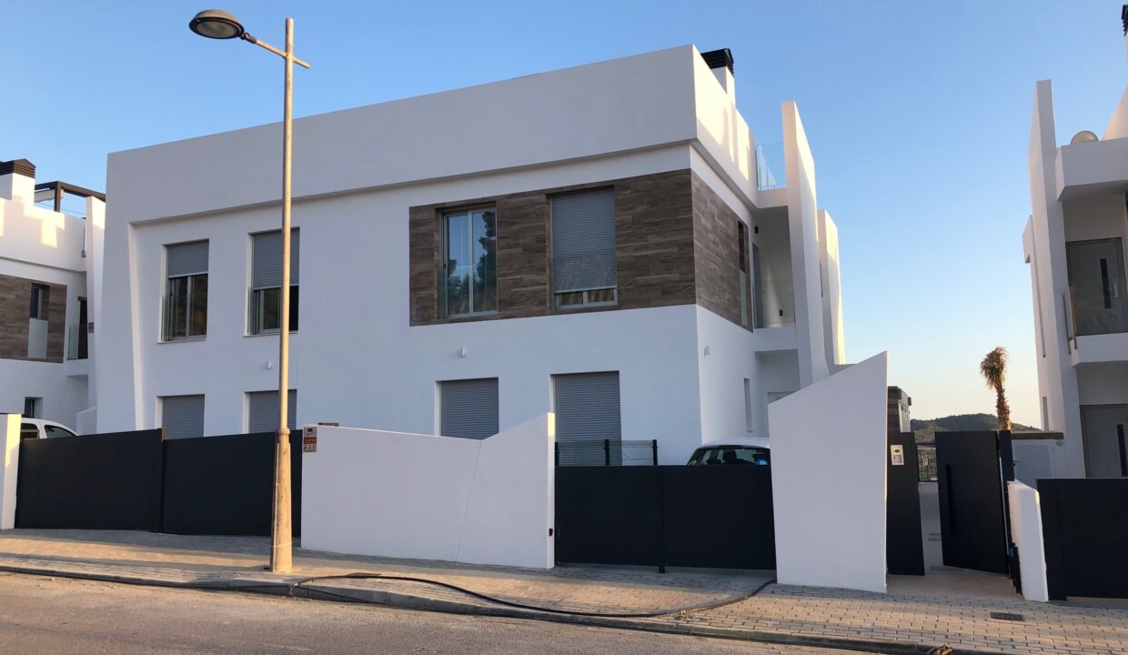 img_5893_49617190181_o-scaled