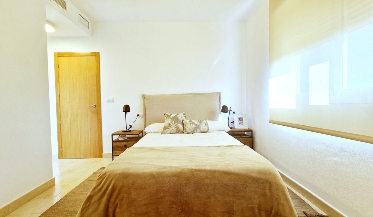 100927-Ruime-vrijstaande-villas-verdeeld-over-twee-verdiepingen-in-Lorca-Murcia-18