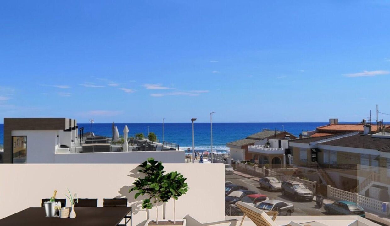 104492-Vrijstaande-villas-op-70-meter-van-de-zee-in-Torrevieja-1