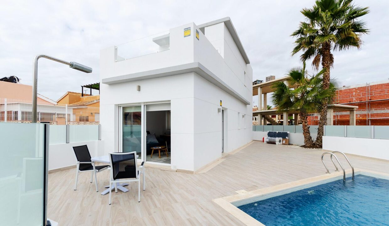 107359-Prachtige-vrijstaande-villas-in-Torrevieja-16