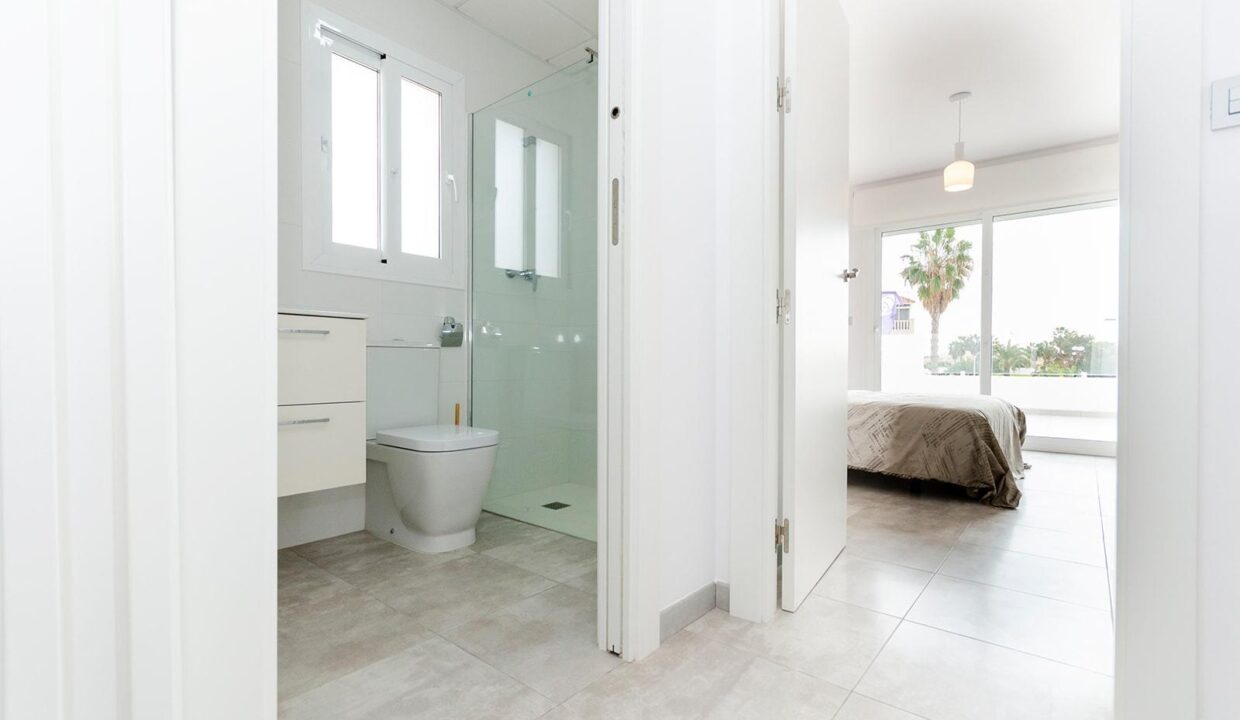 107359-Prachtige-vrijstaande-villas-in-Torrevieja-25