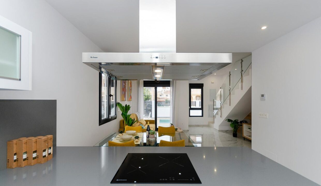107359-Prachtige-vrijstaande-villas-in-Torrevieja-30