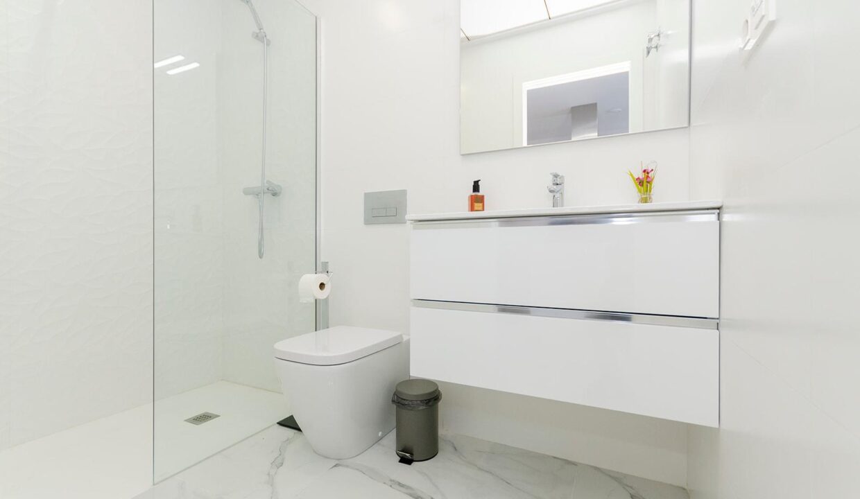 107359-Prachtige-vrijstaande-villas-in-Torrevieja-40