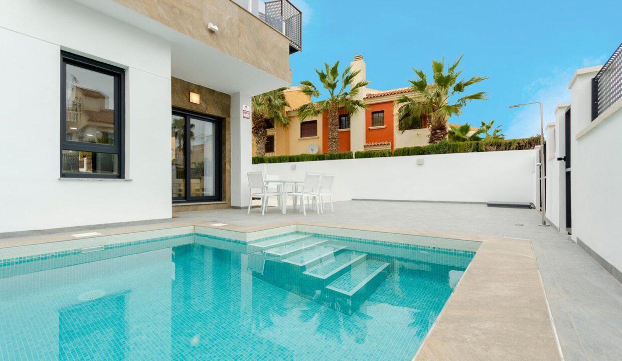107359-Prachtige-vrijstaande-villas-in-Torrevieja-44