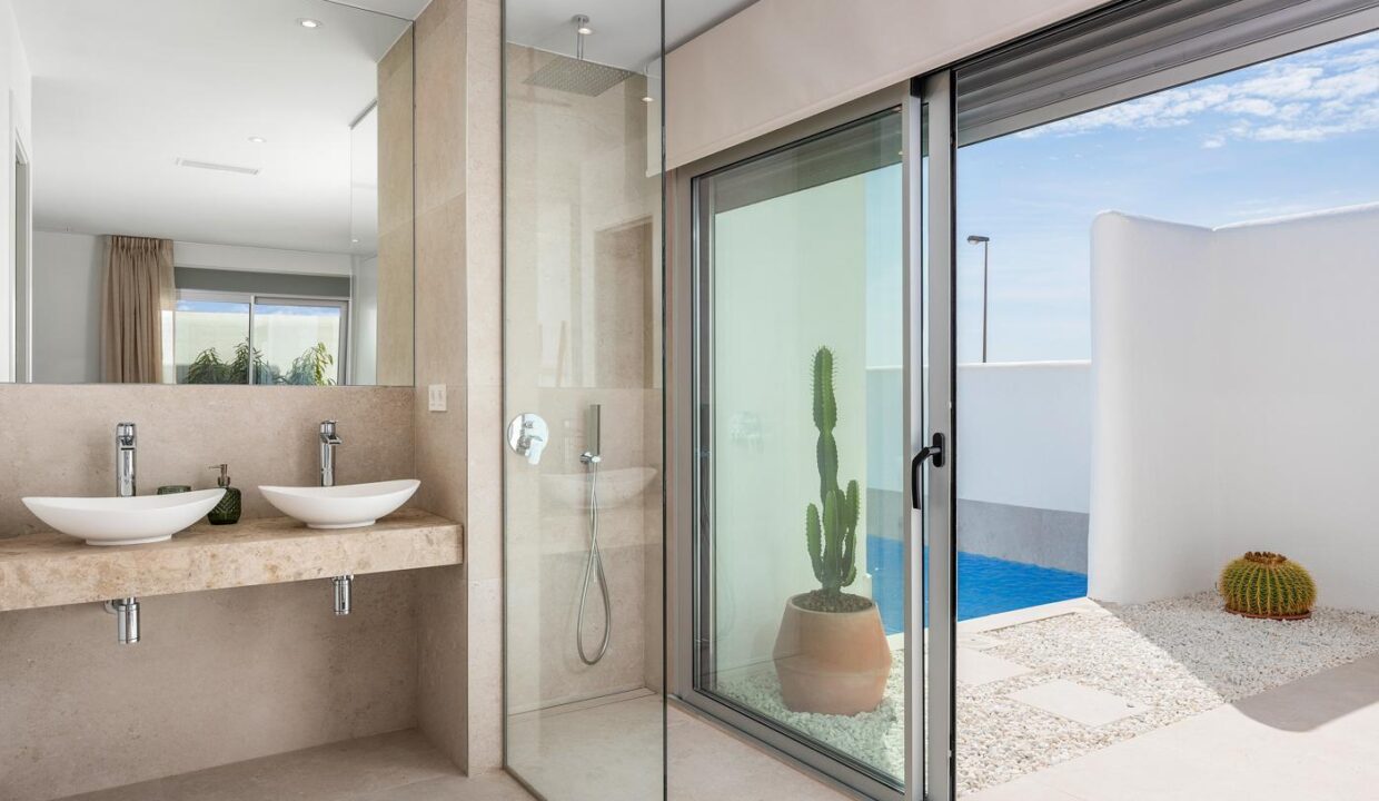 108876-Vrijstaande-villa-op-700-meter-van-de-zee-in-Los-Alcazares-Murcia-24