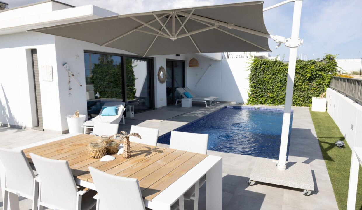 120316-Vrijstaande-villa-in-Finestrat-met-zeezicht