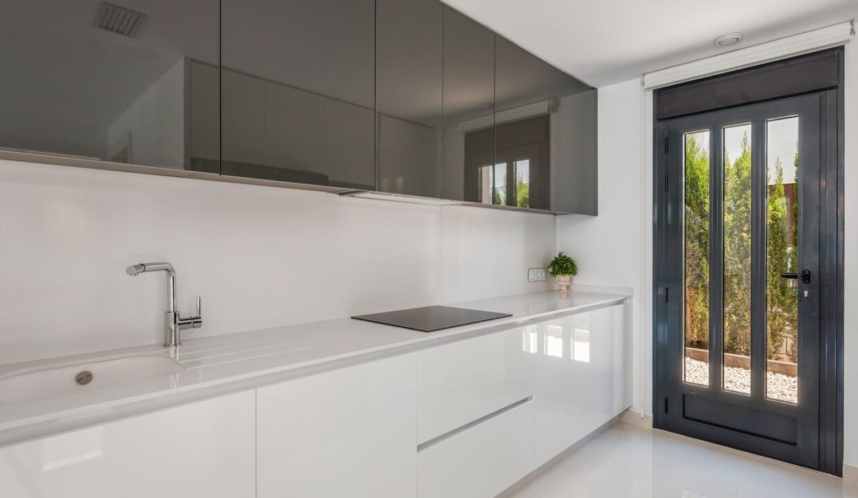 125401-Vrijstaande-woningen-op-slechts-een-paar-stappen-van-zee-in-La-Manga-del-Mar-Menor-1