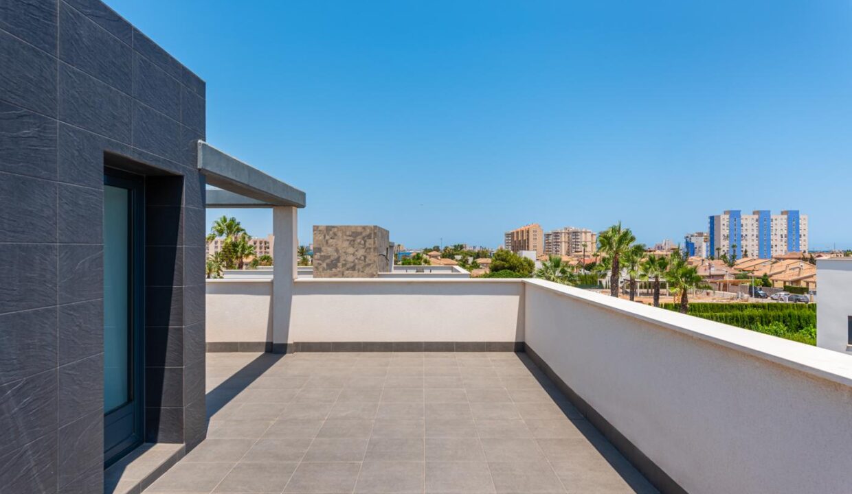 125401-Vrijstaande-woningen-op-slechts-een-paar-stappen-van-zee-in-La-Manga-del-Mar-Menor-20