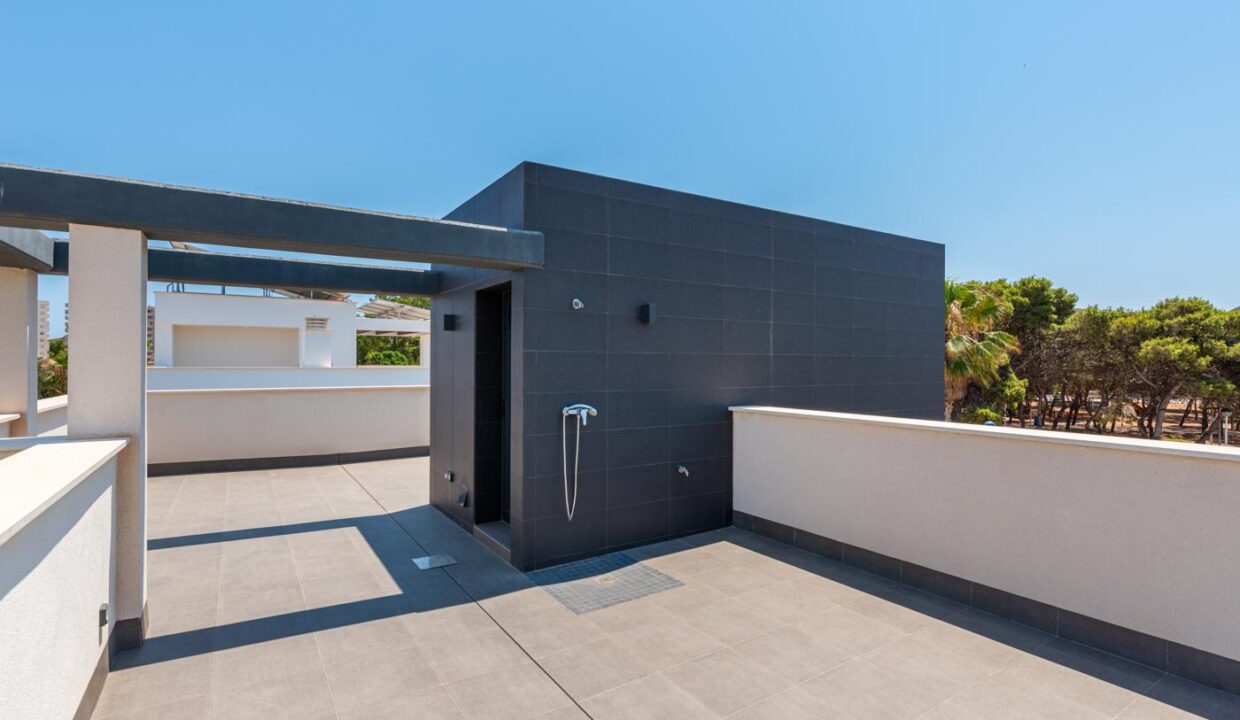 125401-Vrijstaande-woningen-op-slechts-een-paar-stappen-van-zee-in-La-Manga-del-Mar-Menor-3