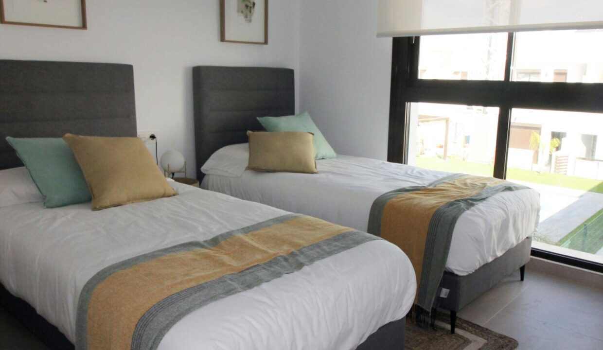 130831-Twee-onder-een-kapwoningen-met-3-of-4-slaapkamers-in-Pilar-de-la-Horadada-7