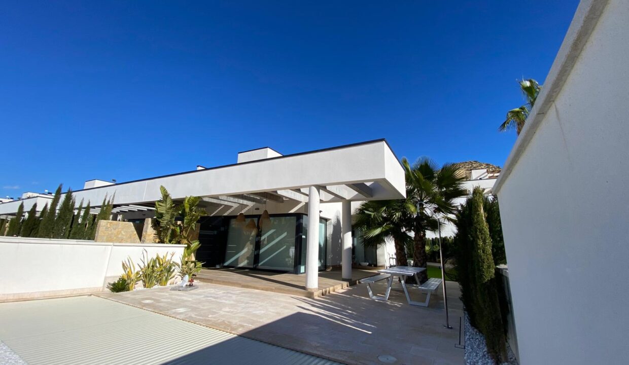 133374-Spectaculaire-mediterrane-villa-met-privezwembad-aan-de-eerste-lijn-van-de-golfbaan-–-Font-del-Llop-48