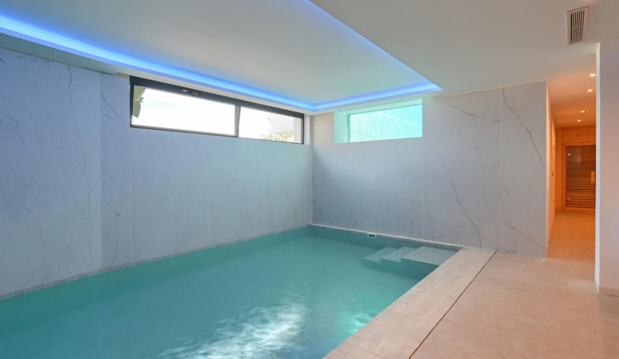 136496-Exclusieve-luxe-villa-op-een-steenworp-van-de-zee-in-Moraira-13
