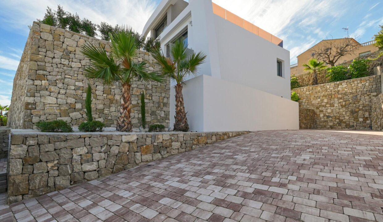 136496-Exclusieve-luxe-villa-op-een-steenworp-van-de-zee-in-Moraira-15