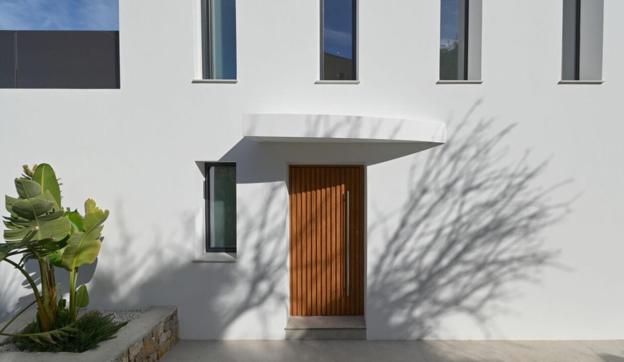 136496-Exclusieve-luxe-villa-op-een-steenworp-van-de-zee-in-Moraira-16