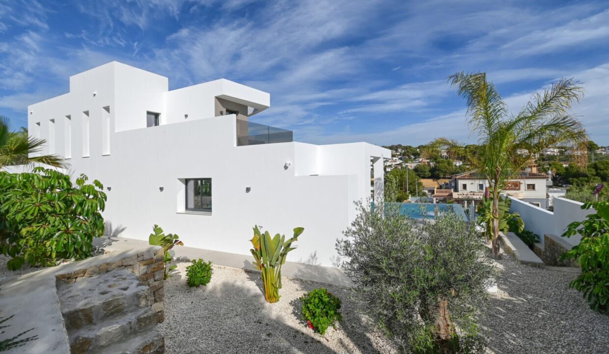 136496-Exclusieve-luxe-villa-op-een-steenworp-van-de-zee-in-Moraira-18