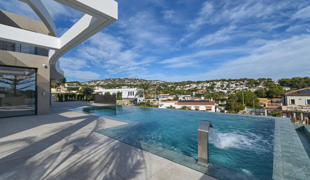136496-Exclusieve-luxe-villa-op-een-steenworp-van-de-zee-in-Moraira-21