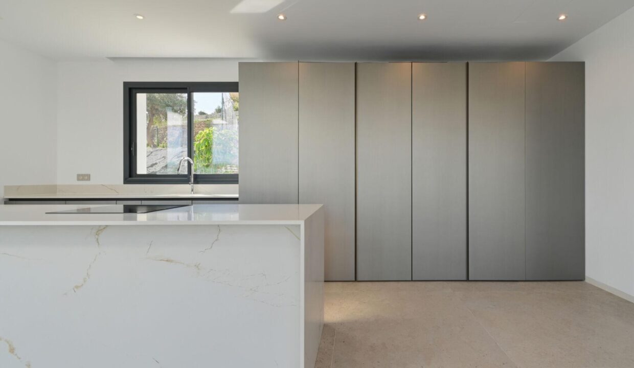 136496-Exclusieve-luxe-villa-op-een-steenworp-van-de-zee-in-Moraira-27