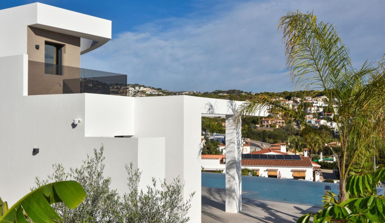 136496-Exclusieve-luxe-villa-op-een-steenworp-van-de-zee-in-Moraira-3