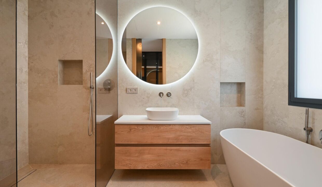 136496-Exclusieve-luxe-villa-op-een-steenworp-van-de-zee-in-Moraira-31