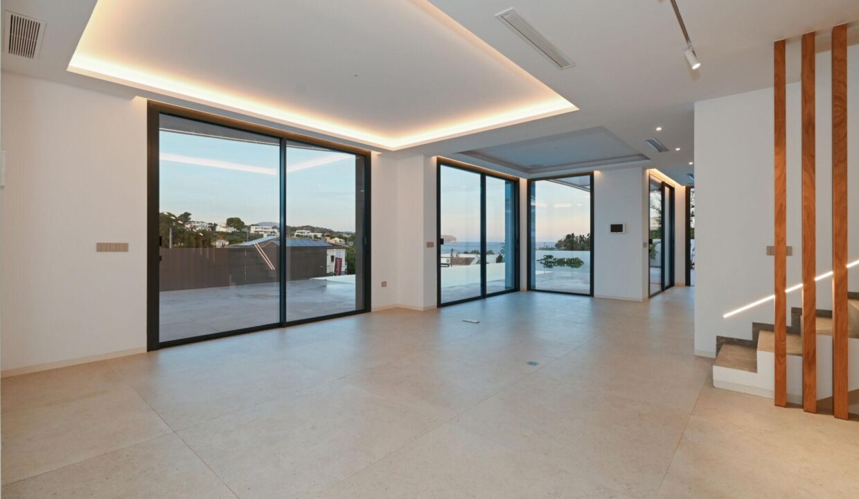 136496-Exclusieve-luxe-villa-op-een-steenworp-van-de-zee-in-Moraira-32