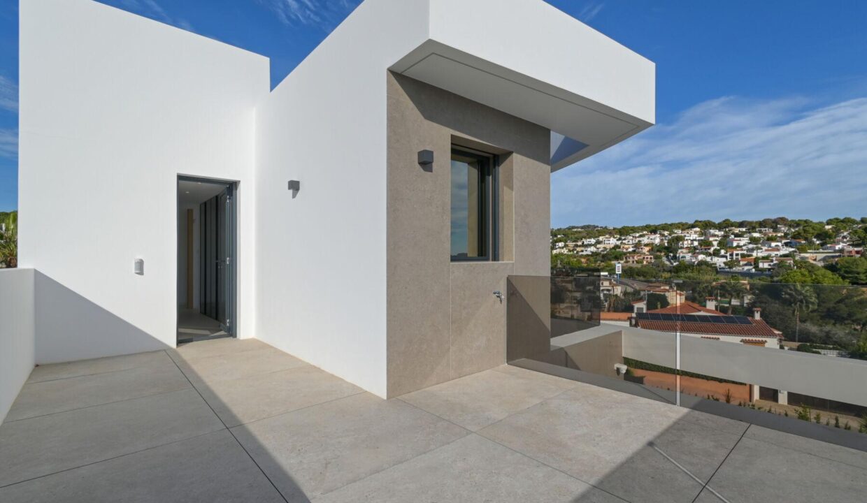 136496-Exclusieve-luxe-villa-op-een-steenworp-van-de-zee-in-Moraira-35