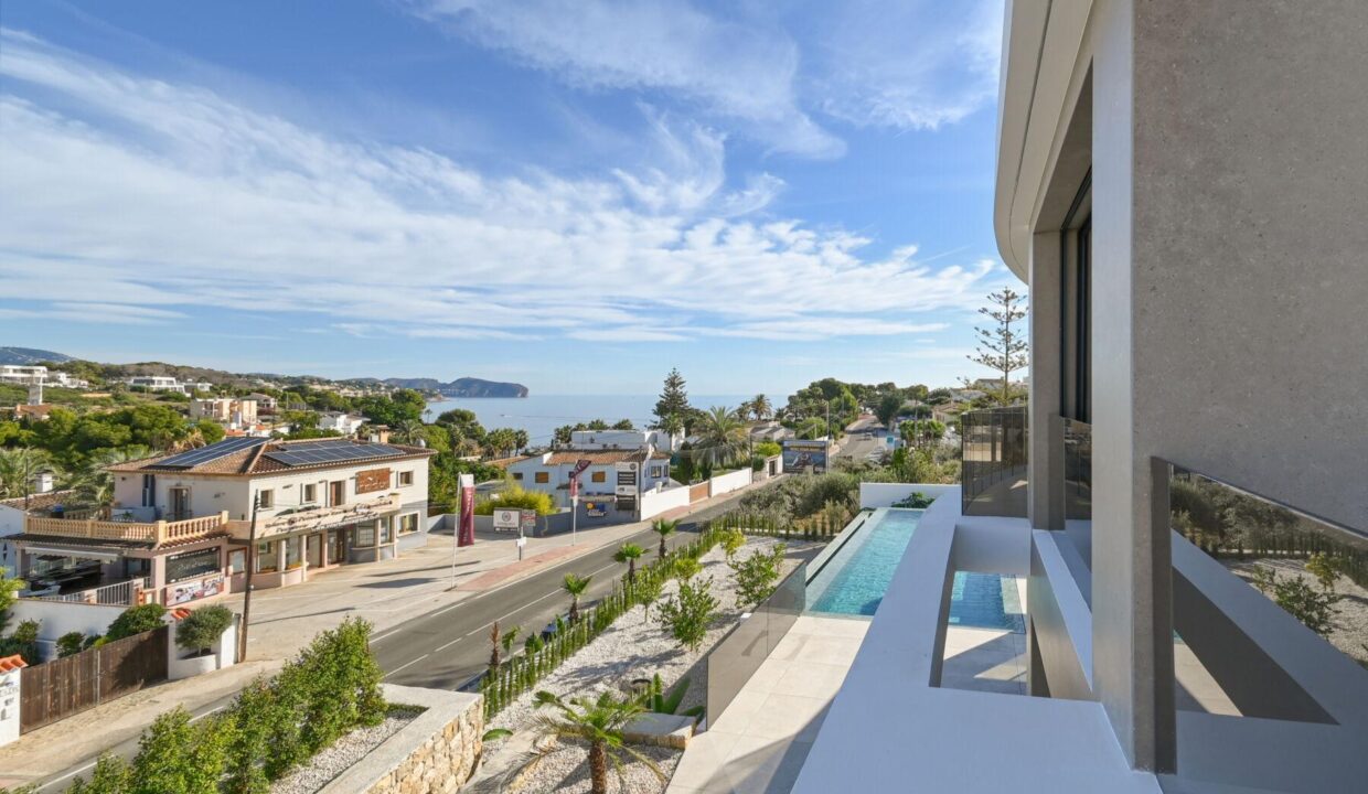 136496-Exclusieve-luxe-villa-op-een-steenworp-van-de-zee-in-Moraira-36