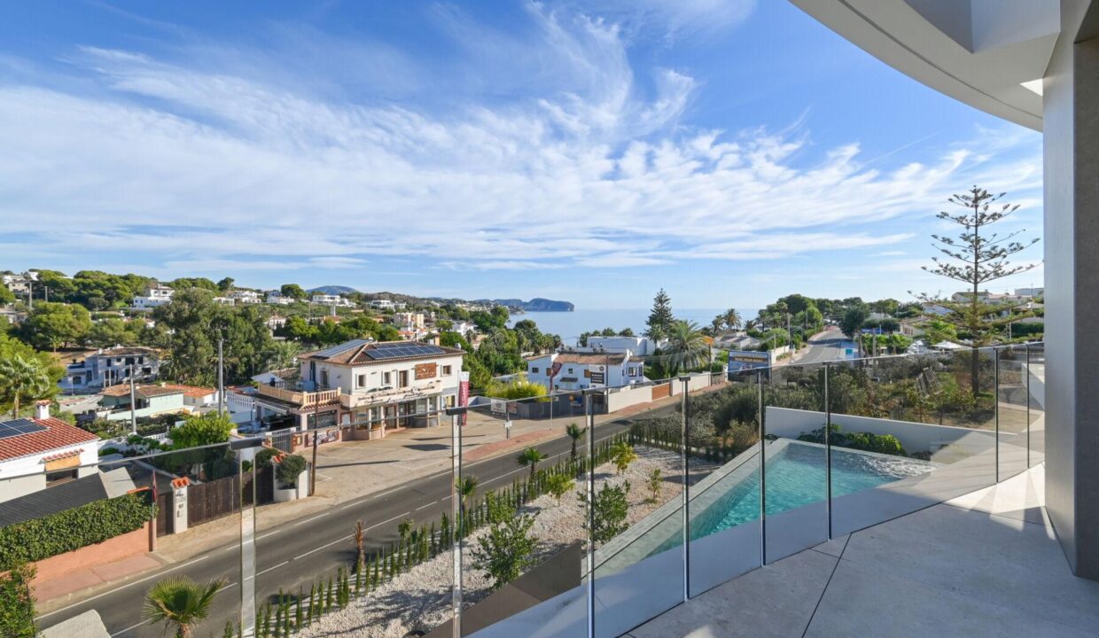 136496-Exclusieve-luxe-villa-op-een-steenworp-van-de-zee-in-Moraira-39