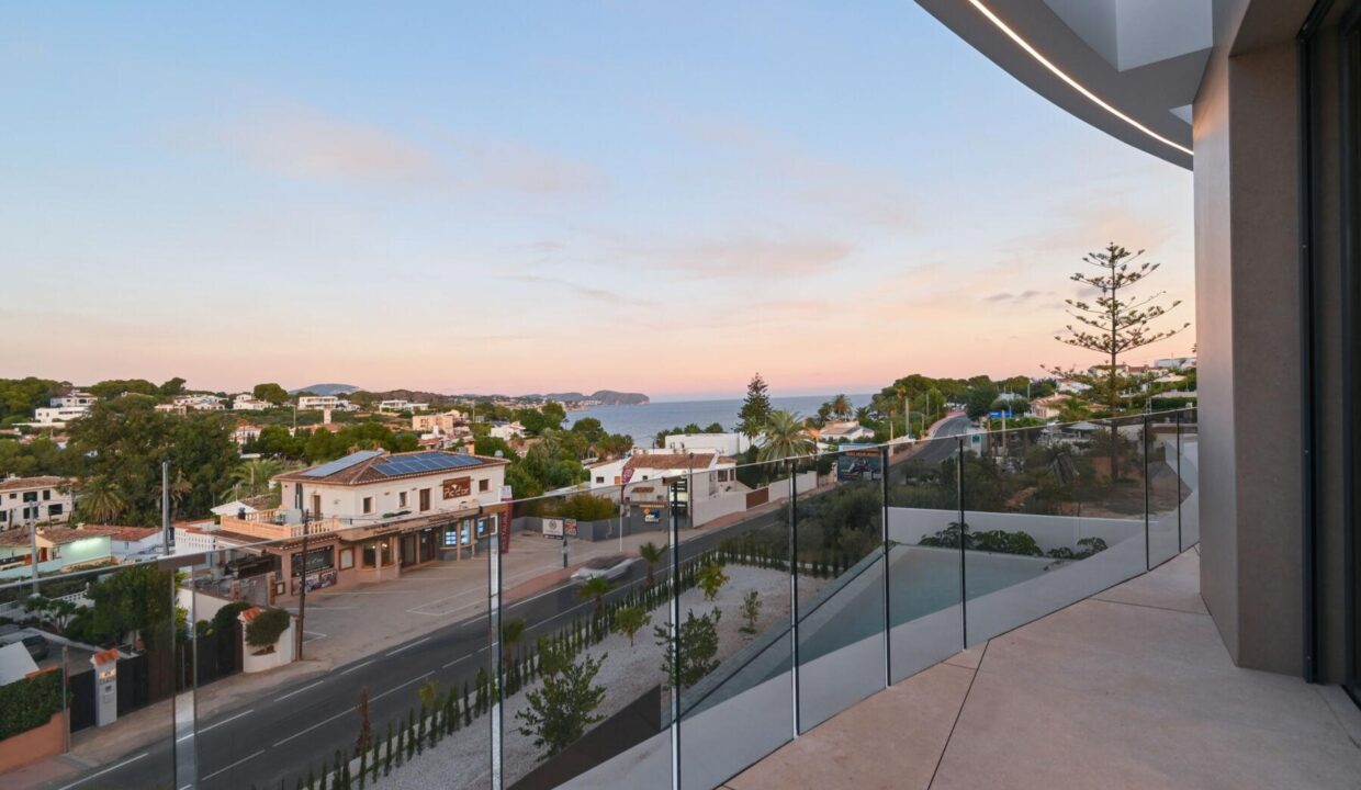 136496-Exclusieve-luxe-villa-op-een-steenworp-van-de-zee-in-Moraira-51