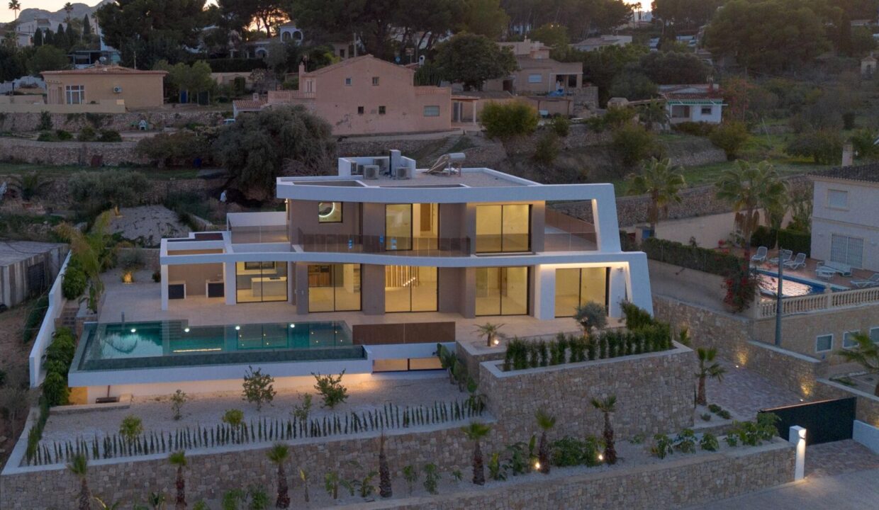136496-Exclusieve-luxe-villa-op-een-steenworp-van-de-zee-in-Moraira-6