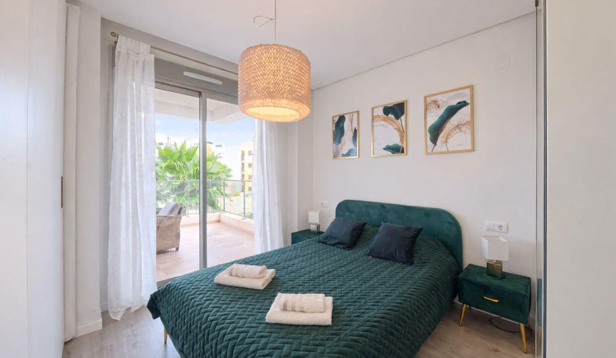 136837-Instapklaar-appartement-in-Green-Hills-Villamartin-–-3-slaapkamers-groot-terras-en-resortfaciliteiten-1