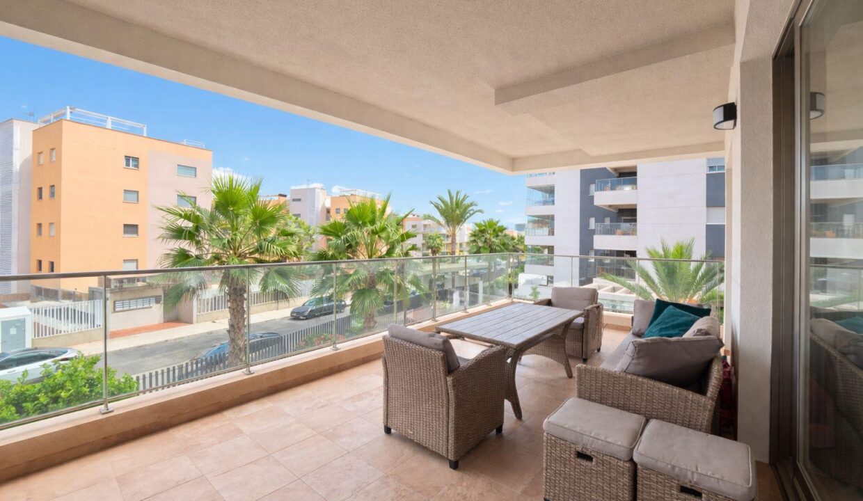 136837-Instapklaar-appartement-in-Green-Hills-Villamartin-–-3-slaapkamers-groot-terras-en-resortfaciliteiten-14