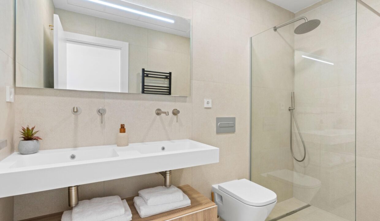 140679-Luxevillas-in-Los-Alcazares-eigentijds-design-privezwembad-en-dakterras-18