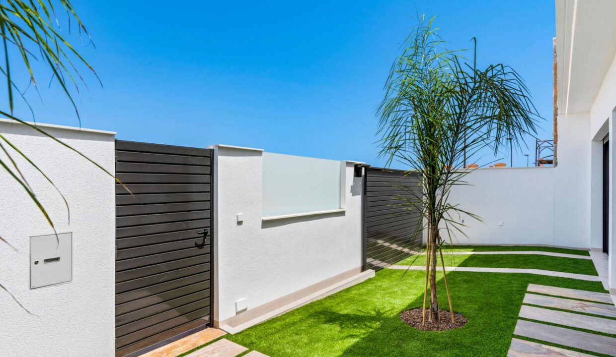 140679-Luxevillas-in-Los-Alcazares-eigentijds-design-privezwembad-en-dakterras-6