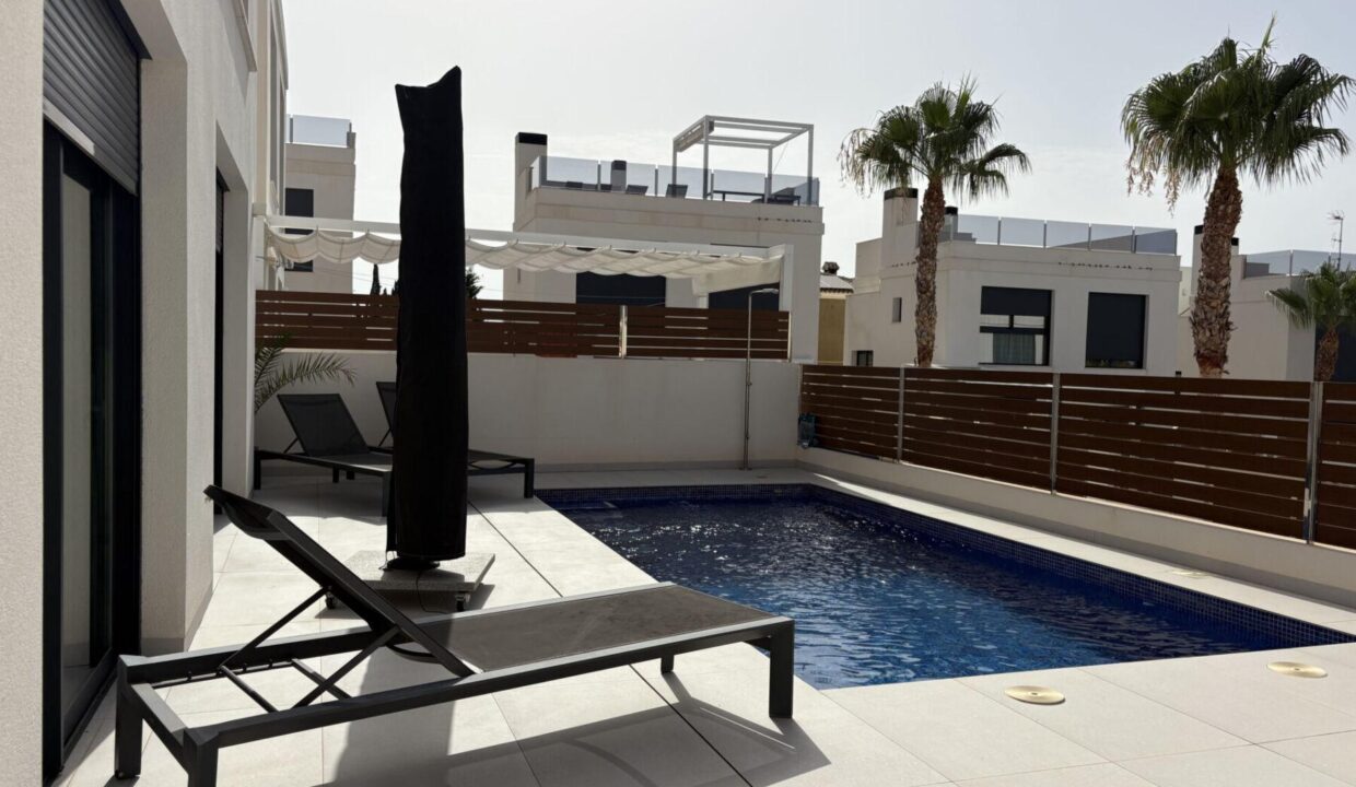143383-Vrijstaande-villa-met-zeezicht-in-Villajoyosa-41