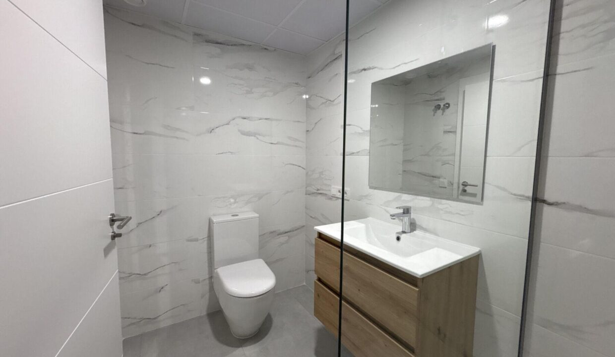 144342-Licht-en-instapklaar-nieuwbouwappartement-in-Villajoyosa-14
