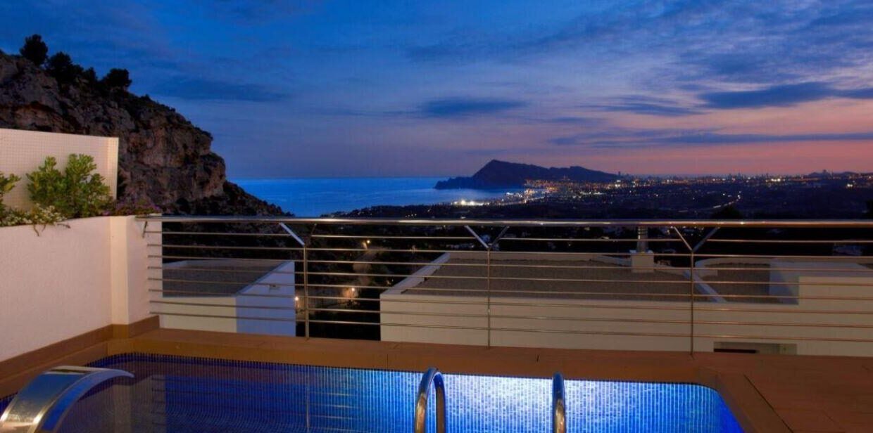 73339-Luxe-villa-met-zeezicht-in-Altea-30