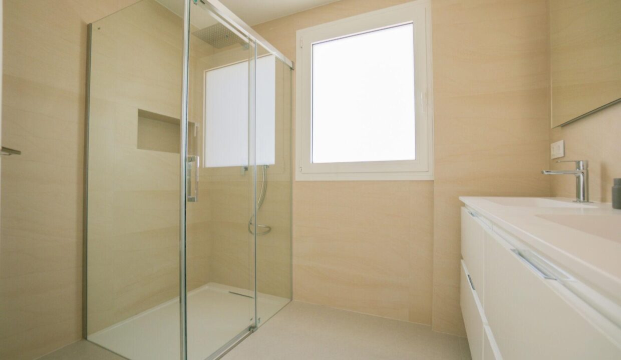 76007-Moderne-design-vrijstaande-villa-in-Sierra-Cortina-Finestrat-56