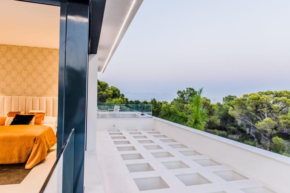76350-Luxe-villa-in-Sierra-Cortina-14