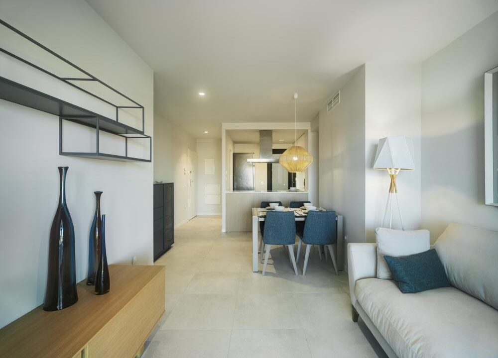82063-Geweldige-appartementen-in-een-woonwijk-in-Mil-Palmeras-op-100-meter-van-de-zee-2