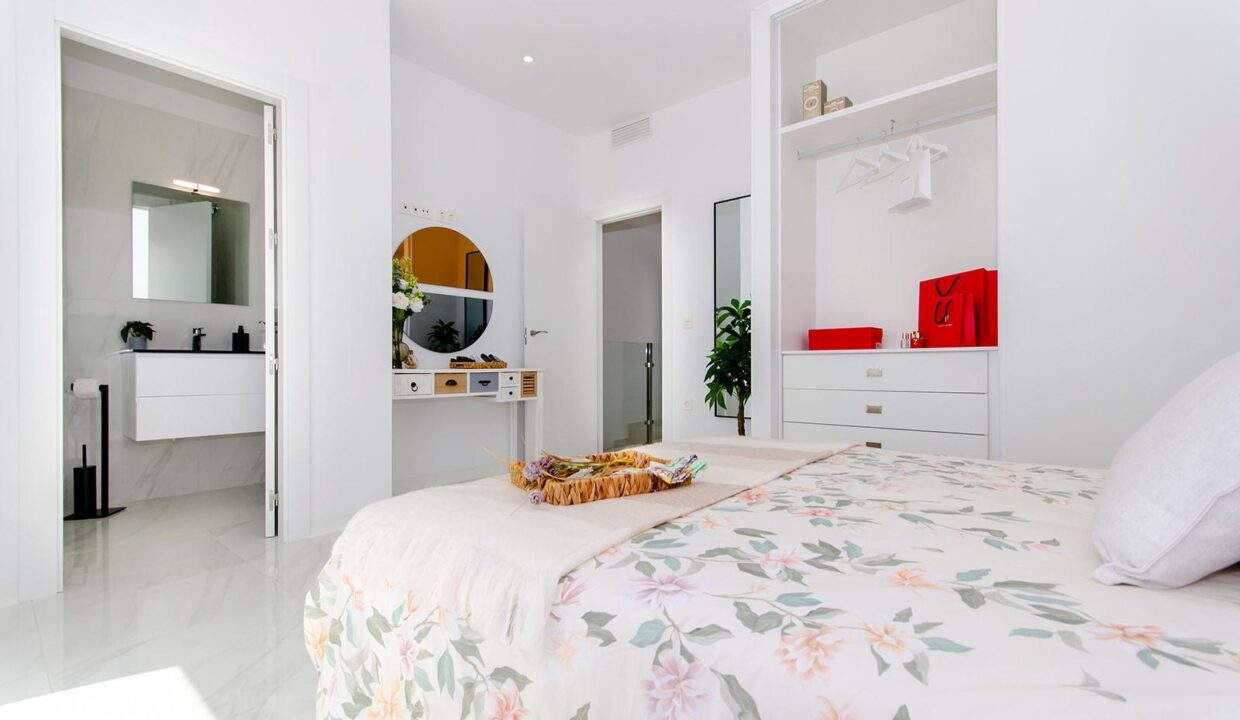 82612-Vrijstaande-villas-in-woonwijk-Entrenaranjos-38