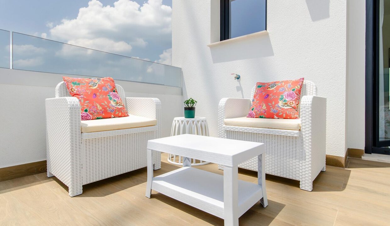 82612-Vrijstaande-villas-in-woonwijk-Entrenaranjos-61