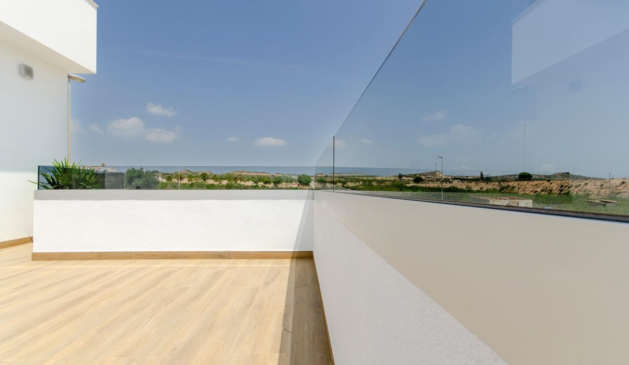 82612-Vrijstaande-villas-in-woonwijk-Entrenaranjos-64