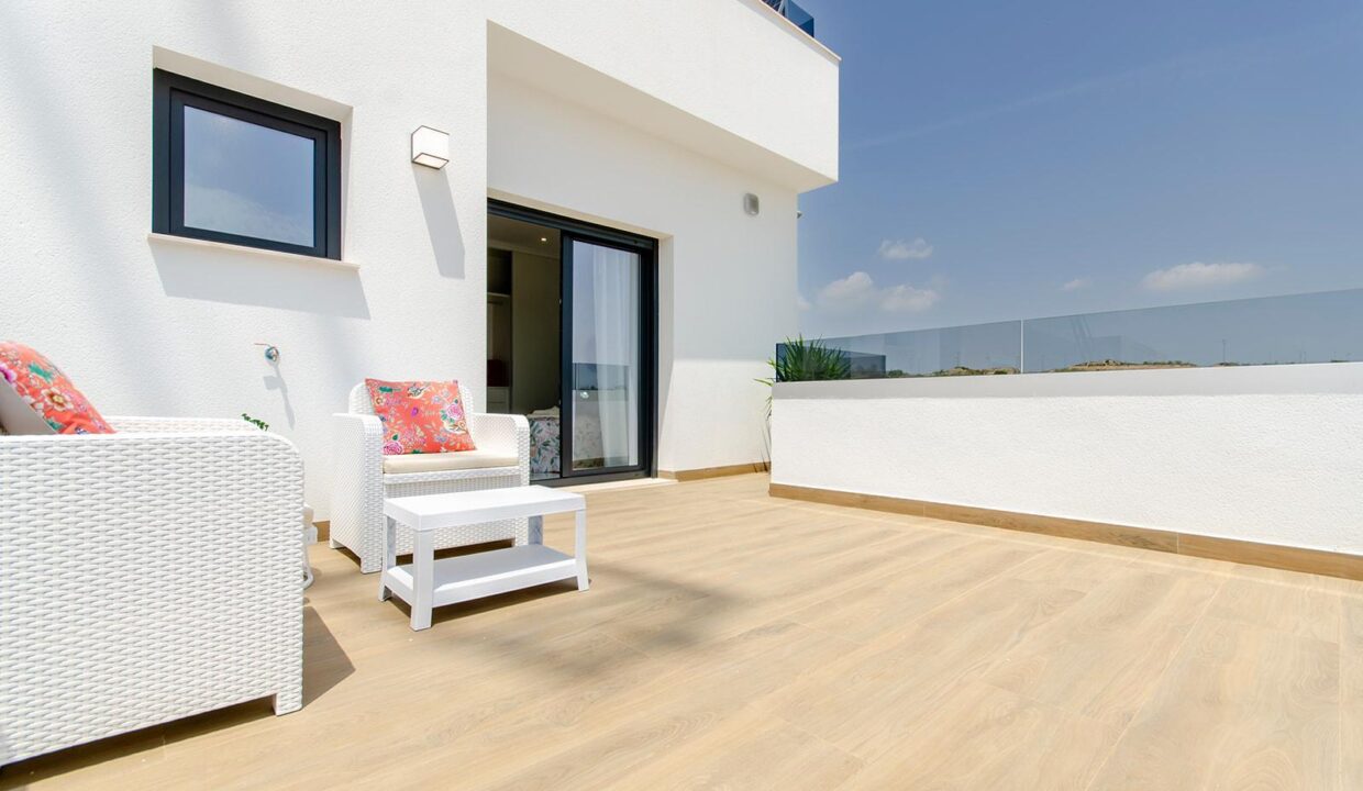 82612-Vrijstaande-villas-in-woonwijk-Entrenaranjos-65