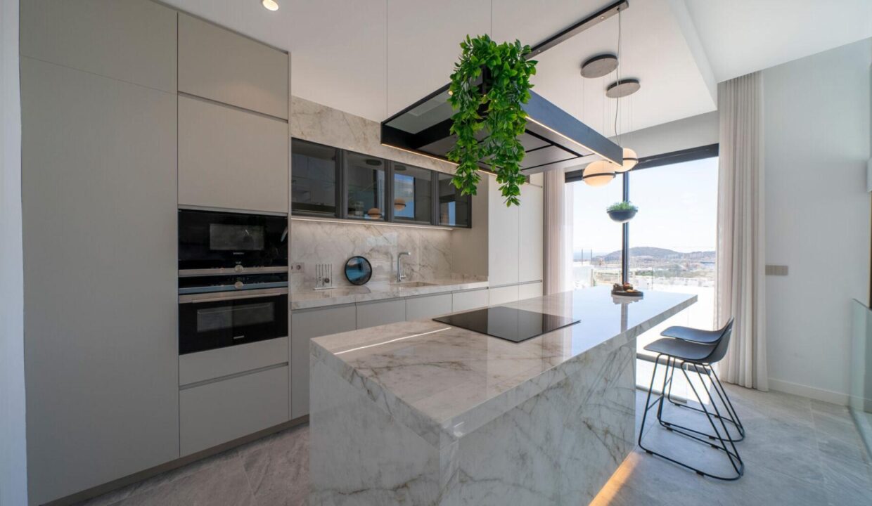 93599-Luxe-vrijstaande-villas-in-Finestrat-met-zeezicht-en-infinity-pool-21