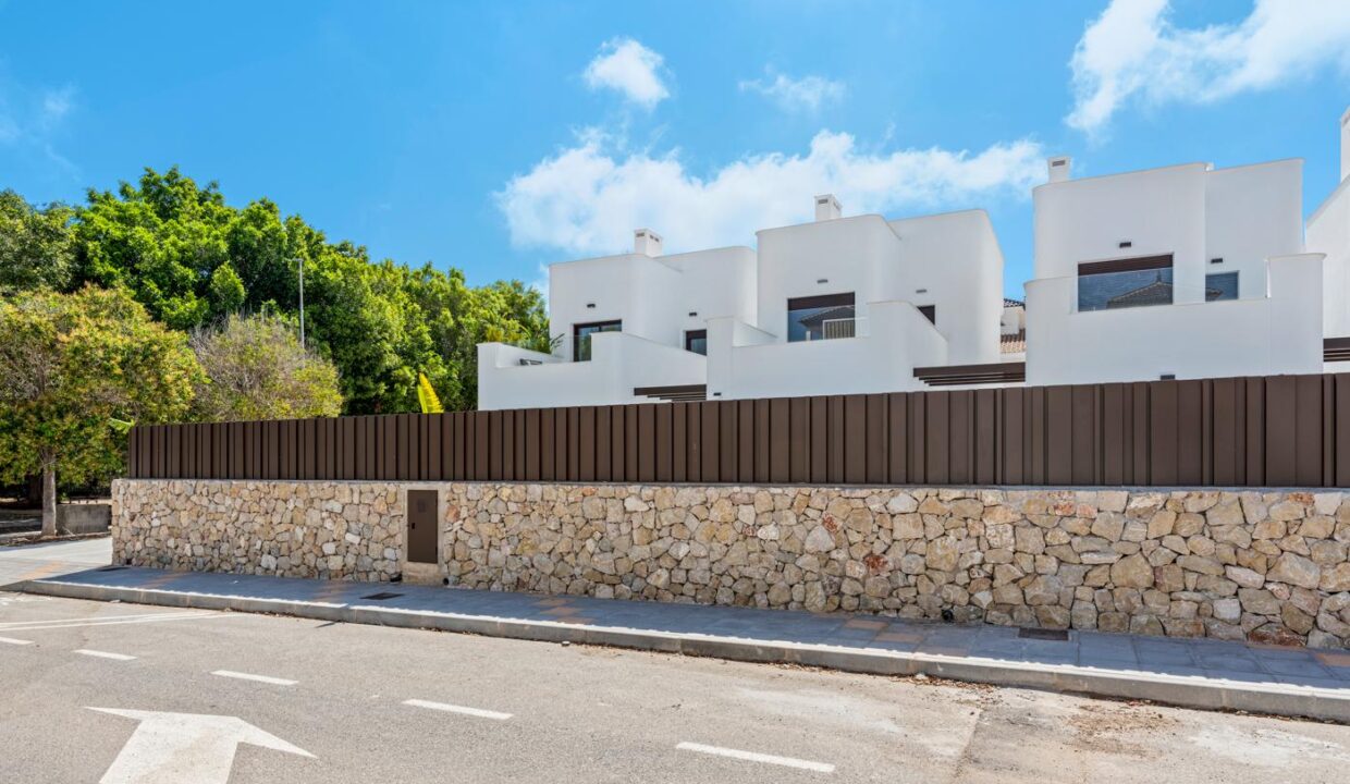 94154-Vrijstaande-villas-in-Mil-Palmeras-op-800-meter-van-het-strand-11